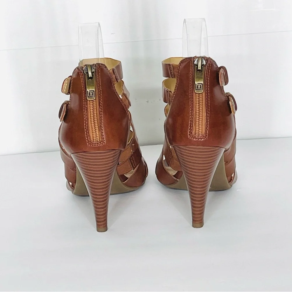 Liz Claiborne Strappy Heeled Sandals Cognac Buckled Ankle Strap Back Zipper Sz 8